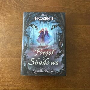 Disney Frozen II Forest of Shadows Hardcover Chapter Book‎